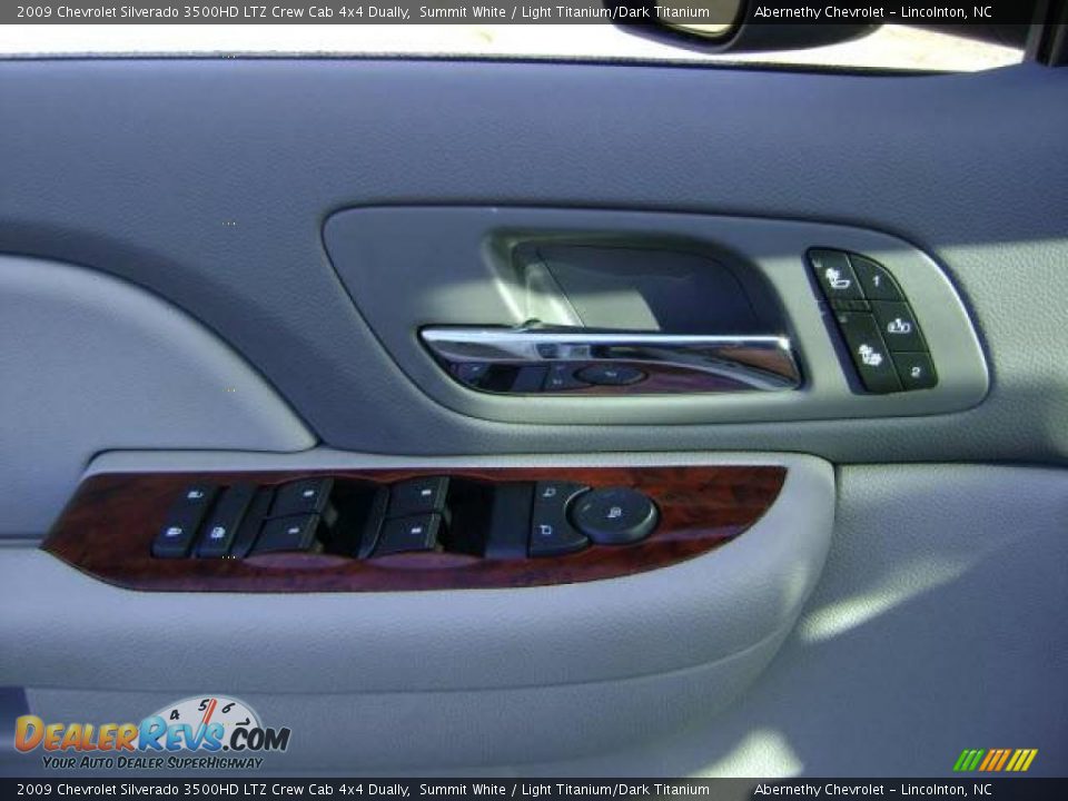 2009 Chevrolet Silverado 3500HD LTZ Crew Cab 4x4 Dually Summit White / Light Titanium/Dark Titanium Photo #8