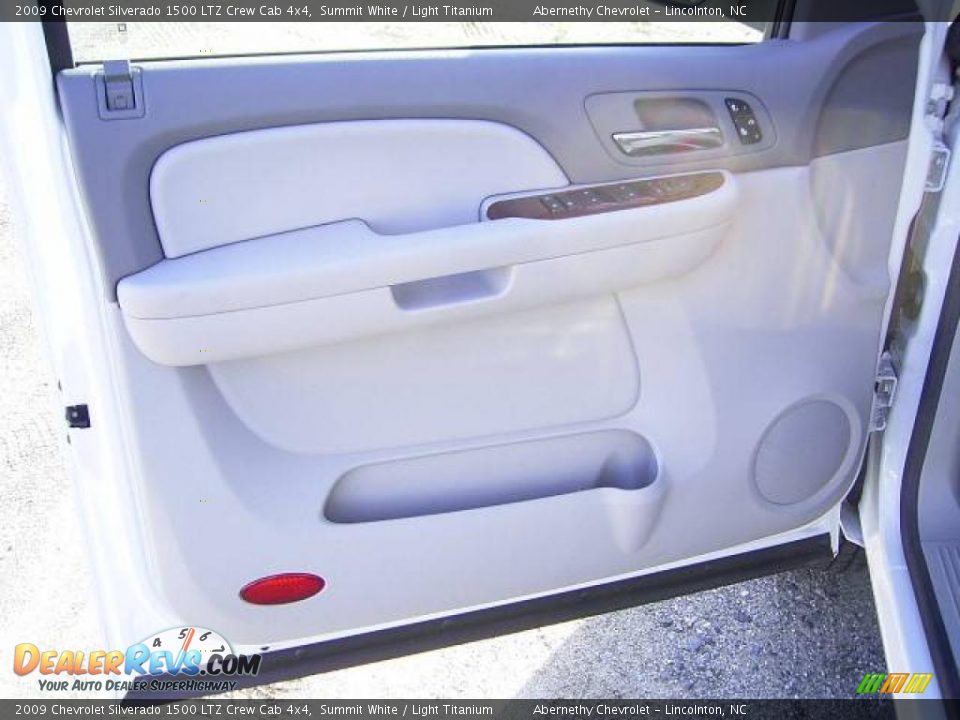 2009 Chevrolet Silverado 1500 LTZ Crew Cab 4x4 Summit White / Light Titanium Photo #8