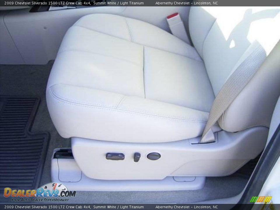 2009 Chevrolet Silverado 1500 LTZ Crew Cab 4x4 Summit White / Light Titanium Photo #9