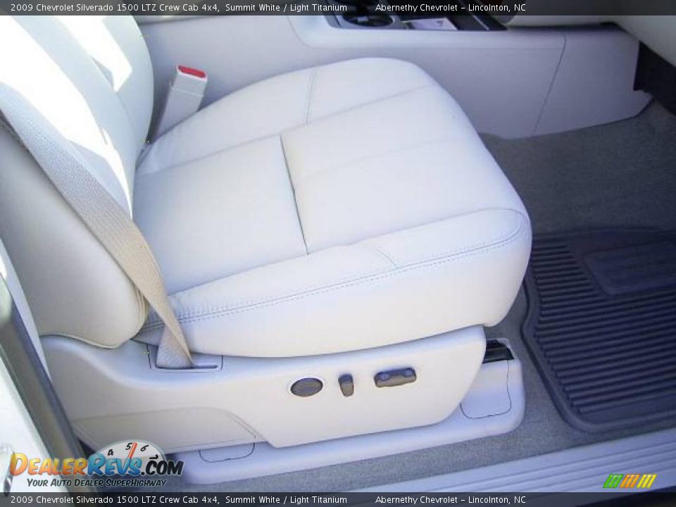 2009 Chevrolet Silverado 1500 LTZ Crew Cab 4x4 Summit White / Light Titanium Photo #14