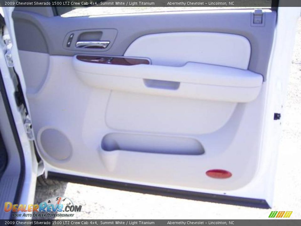 2009 Chevrolet Silverado 1500 LTZ Crew Cab 4x4 Summit White / Light Titanium Photo #16