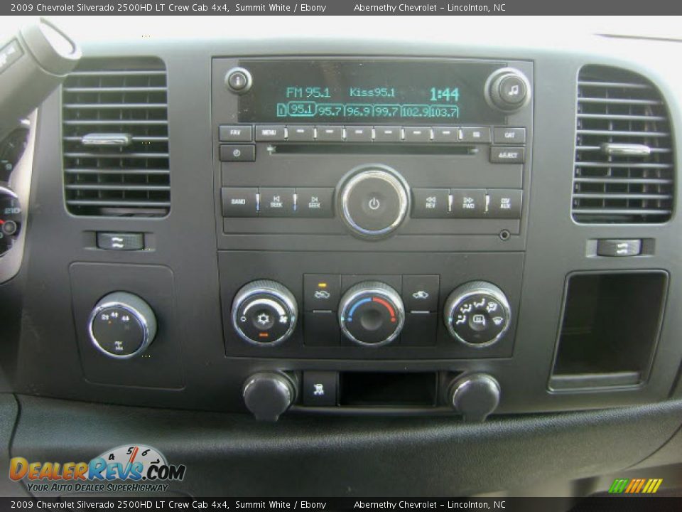 2009 Chevrolet Silverado 2500HD LT Crew Cab 4x4 Summit White / Ebony Photo #7