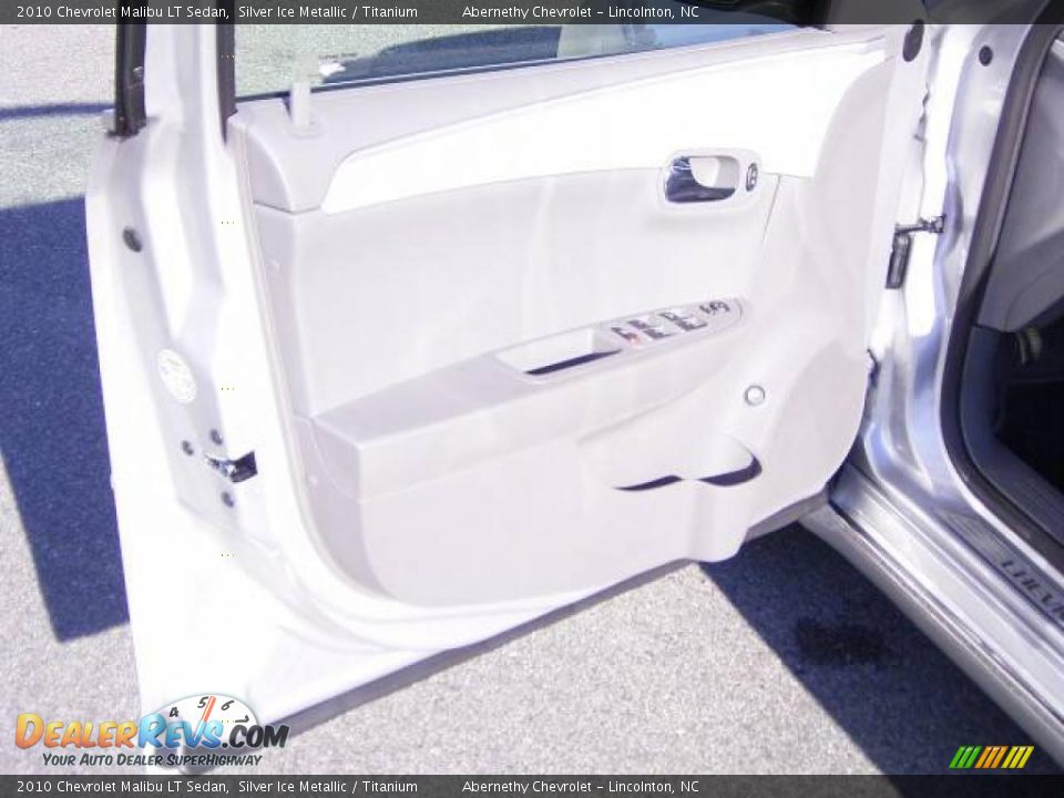 2010 Chevrolet Malibu LT Sedan Silver Ice Metallic / Titanium Photo #7