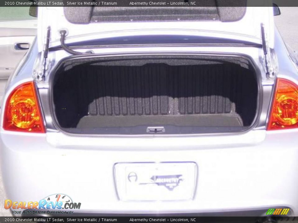 2010 Chevrolet Malibu LT Sedan Silver Ice Metallic / Titanium Photo #12
