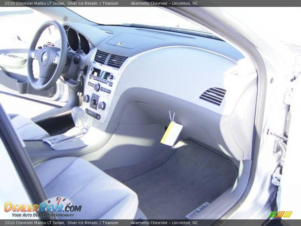 2010 Chevrolet Malibu LT Sedan Silver Ice Metallic / Titanium Photo #15