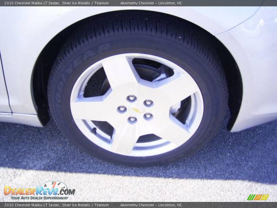 2010 Chevrolet Malibu LT Sedan Silver Ice Metallic / Titanium Photo #17