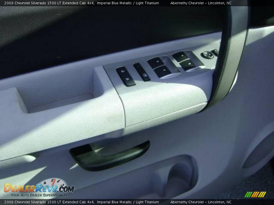 2009 Chevrolet Silverado 1500 LT Extended Cab 4x4 Imperial Blue Metallic / Light Titanium Photo #8