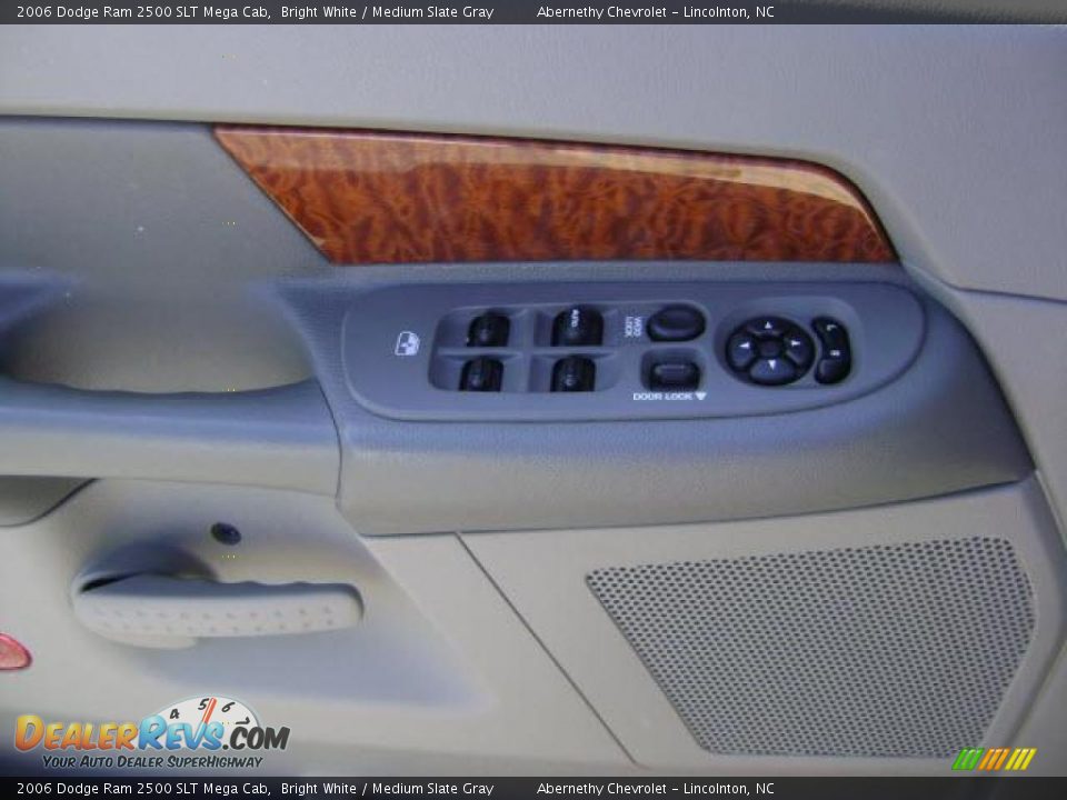 2006 Dodge Ram 2500 SLT Mega Cab Bright White / Medium Slate Gray Photo #8