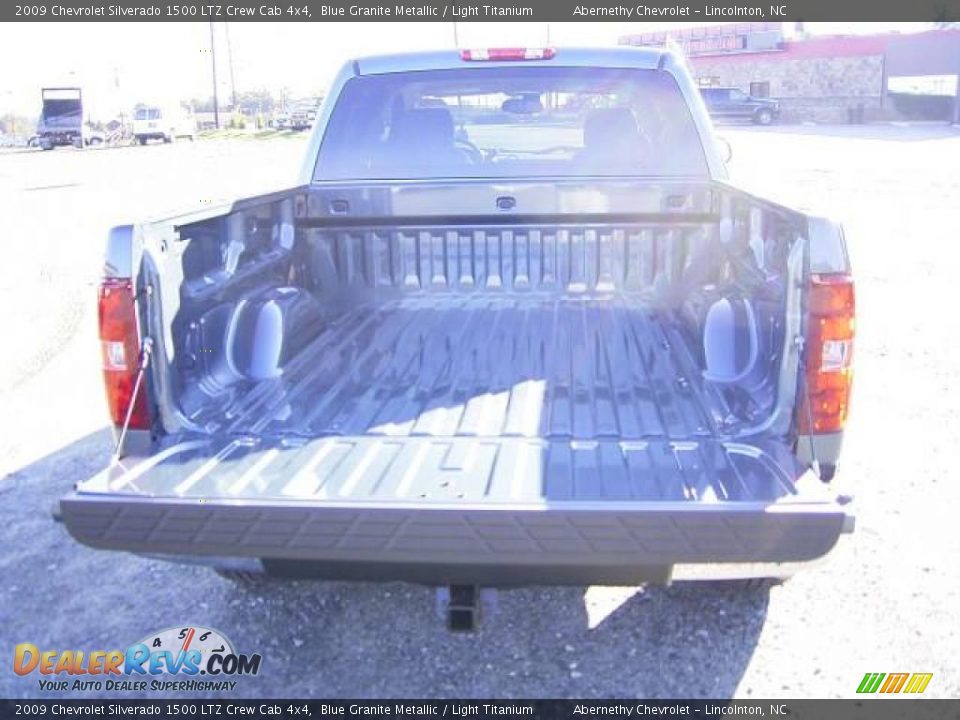 2009 Chevrolet Silverado 1500 LTZ Crew Cab 4x4 Blue Granite Metallic / Light Titanium Photo #4