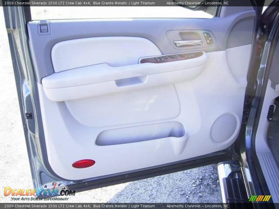 2009 Chevrolet Silverado 1500 LTZ Crew Cab 4x4 Blue Granite Metallic / Light Titanium Photo #8