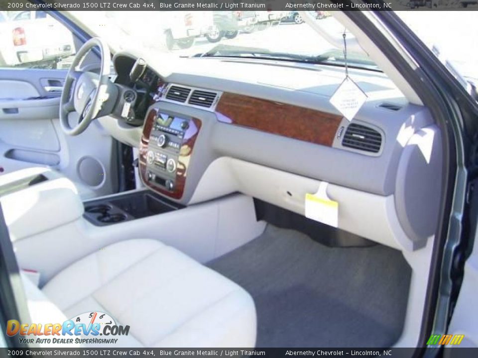 2009 Chevrolet Silverado 1500 LTZ Crew Cab 4x4 Blue Granite Metallic / Light Titanium Photo #15