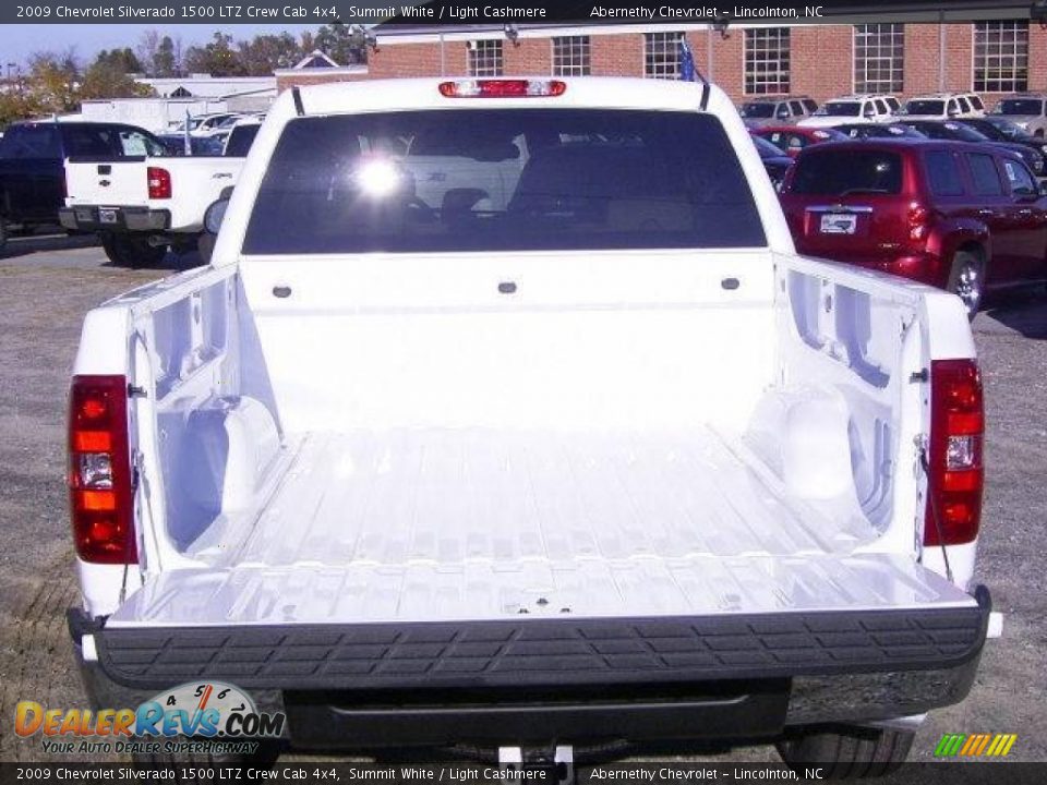 2009 Chevrolet Silverado 1500 LTZ Crew Cab 4x4 Summit White / Light Cashmere Photo #4