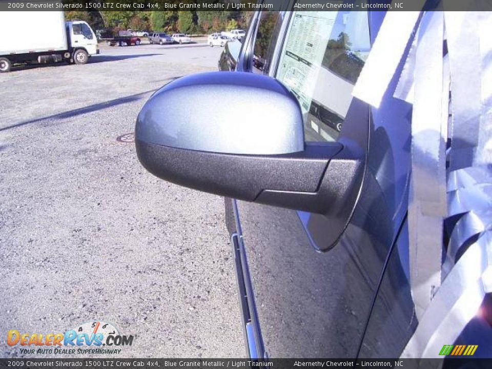 2009 Chevrolet Silverado 1500 LTZ Crew Cab 4x4 Blue Granite Metallic / Light Titanium Photo #18