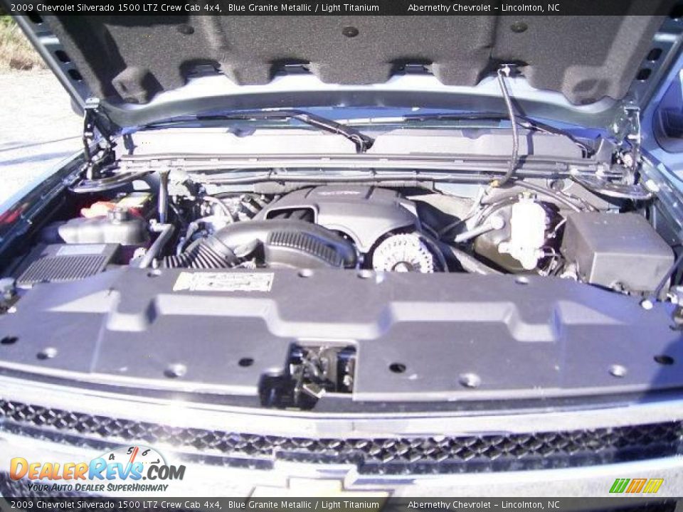 2009 Chevrolet Silverado 1500 LTZ Crew Cab 4x4 Blue Granite Metallic / Light Titanium Photo #19