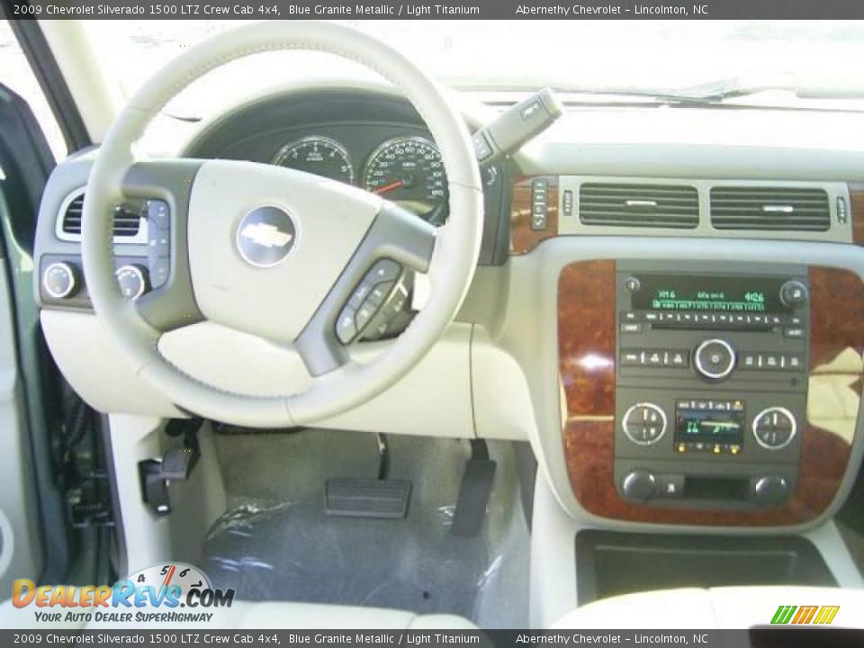 2009 Chevrolet Silverado 1500 LTZ Crew Cab 4x4 Blue Granite Metallic / Light Titanium Photo #21