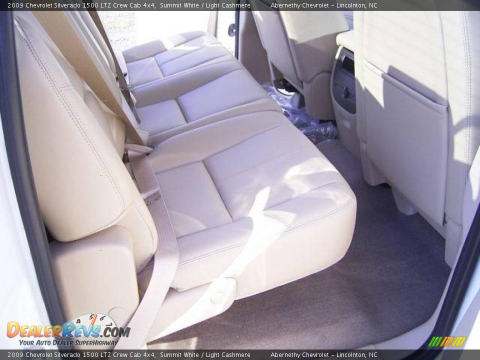 2009 Chevrolet Silverado 1500 LTZ Crew Cab 4x4 Summit White / Light Cashmere Photo #13