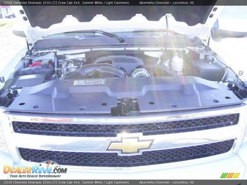 2009 Chevrolet Silverado 1500 LTZ Crew Cab 4x4 Summit White / Light Cashmere Photo #19