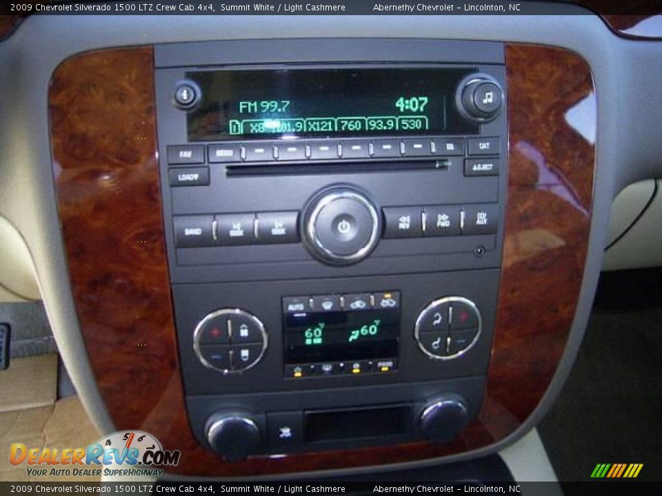 2009 Chevrolet Silverado 1500 LTZ Crew Cab 4x4 Summit White / Light Cashmere Photo #22