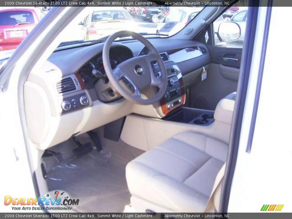 2009 Chevrolet Silverado 1500 LTZ Crew Cab 4x4 Summit White / Light Cashmere Photo #25