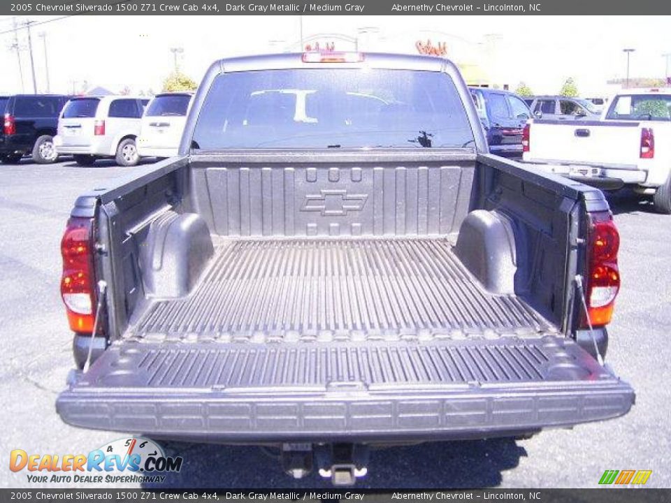 2005 Chevrolet Silverado 1500 Z71 Crew Cab 4x4 Dark Gray Metallic / Medium Gray Photo #4