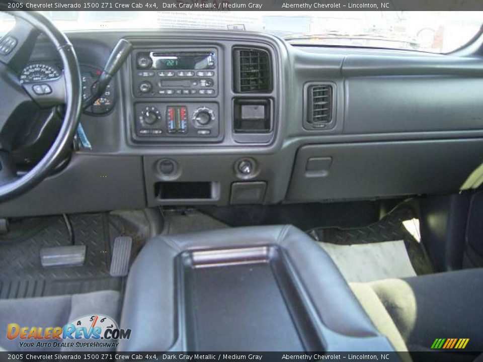 2005 Chevrolet Silverado 1500 Z71 Crew Cab 4x4 Dark Gray Metallic / Medium Gray Photo #20