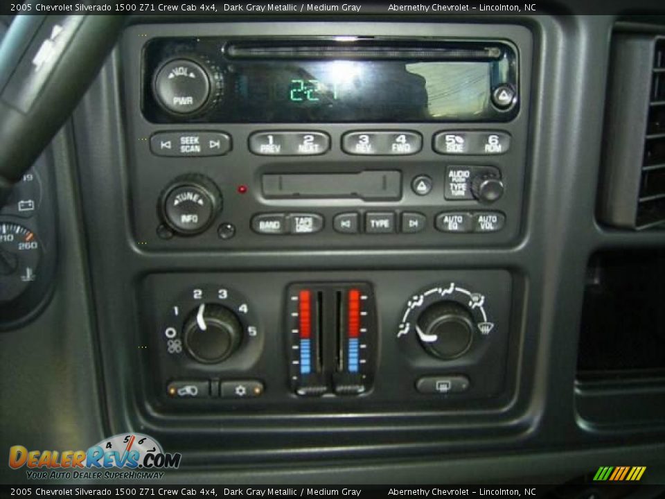 2005 Chevrolet Silverado 1500 Z71 Crew Cab 4x4 Dark Gray Metallic / Medium Gray Photo #21
