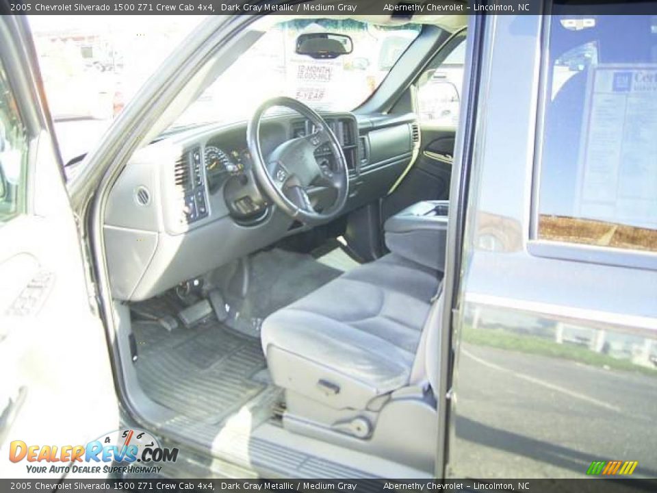 2005 Chevrolet Silverado 1500 Z71 Crew Cab 4x4 Dark Gray Metallic / Medium Gray Photo #23