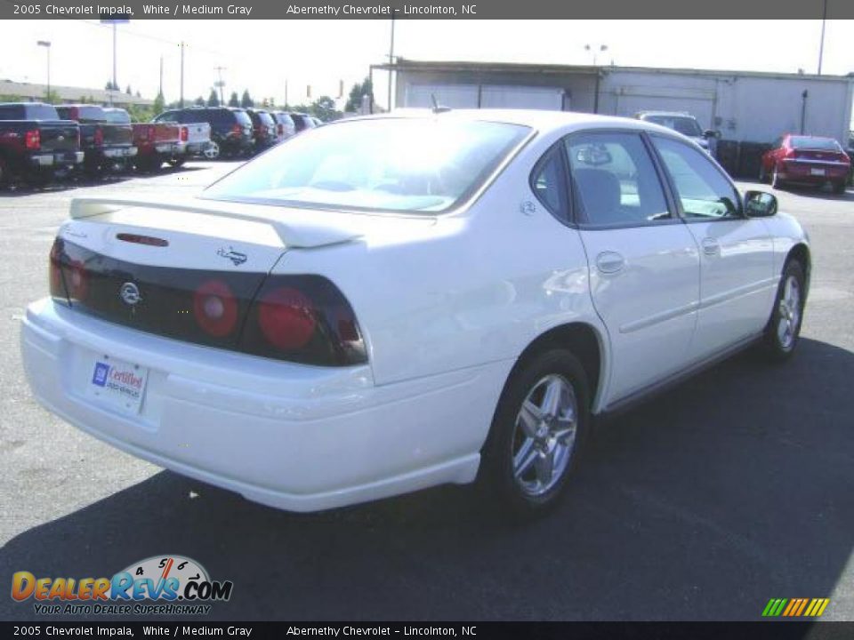2005 Chevrolet Impala White / Medium Gray Photo #2