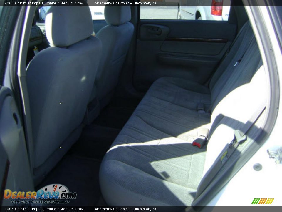 2005 Chevrolet Impala White / Medium Gray Photo #5
