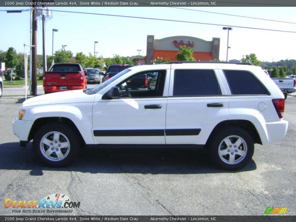 2006 Jeep Grand Cherokee Laredo 4x4 Stone White / Medium Slate Gray Photo #3