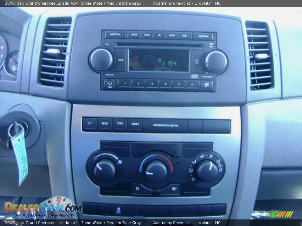 2006 Jeep Grand Cherokee Laredo 4x4 Stone White / Medium Slate Gray Photo #7