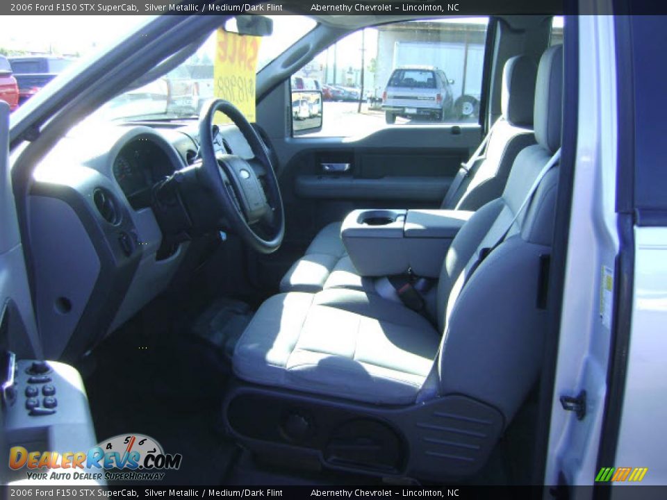 2006 Ford F150 STX SuperCab Silver Metallic / Medium/Dark Flint Photo #4