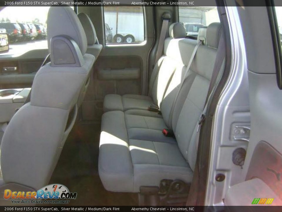 2006 Ford F150 STX SuperCab Silver Metallic / Medium/Dark Flint Photo #5