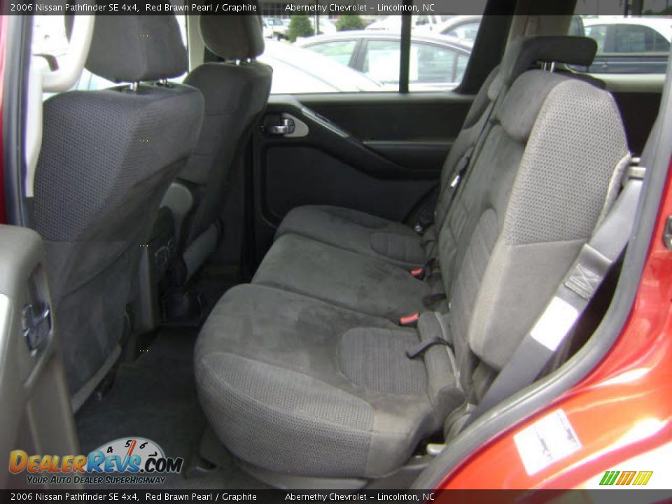 2006 Nissan Pathfinder SE 4x4 Red Brawn Pearl / Graphite Photo #5