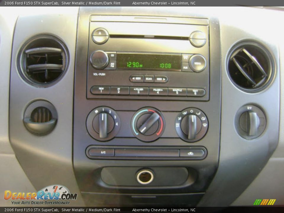 2006 Ford F150 STX SuperCab Silver Metallic / Medium/Dark Flint Photo #7