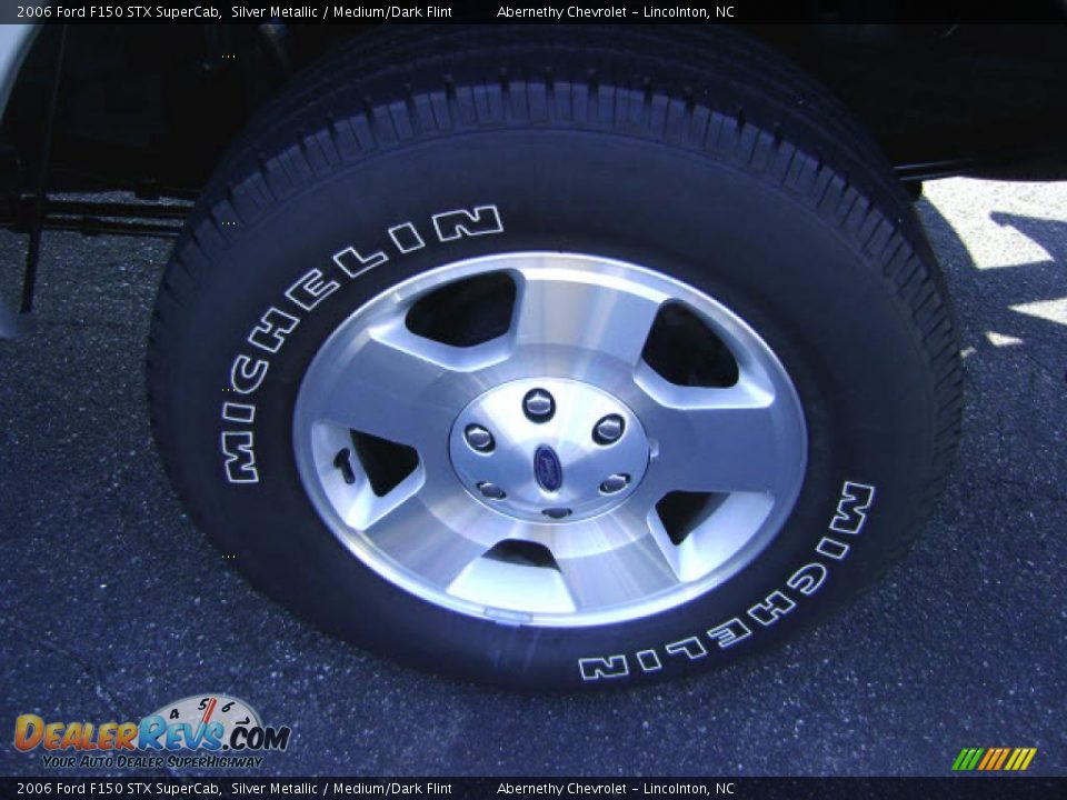 2006 Ford F150 STX SuperCab Silver Metallic / Medium/Dark Flint Photo #9