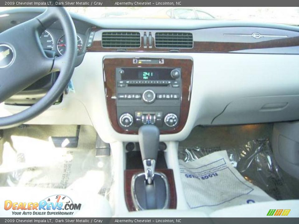 2009 Chevrolet Impala LT Dark Silver Metallic / Gray Photo #22