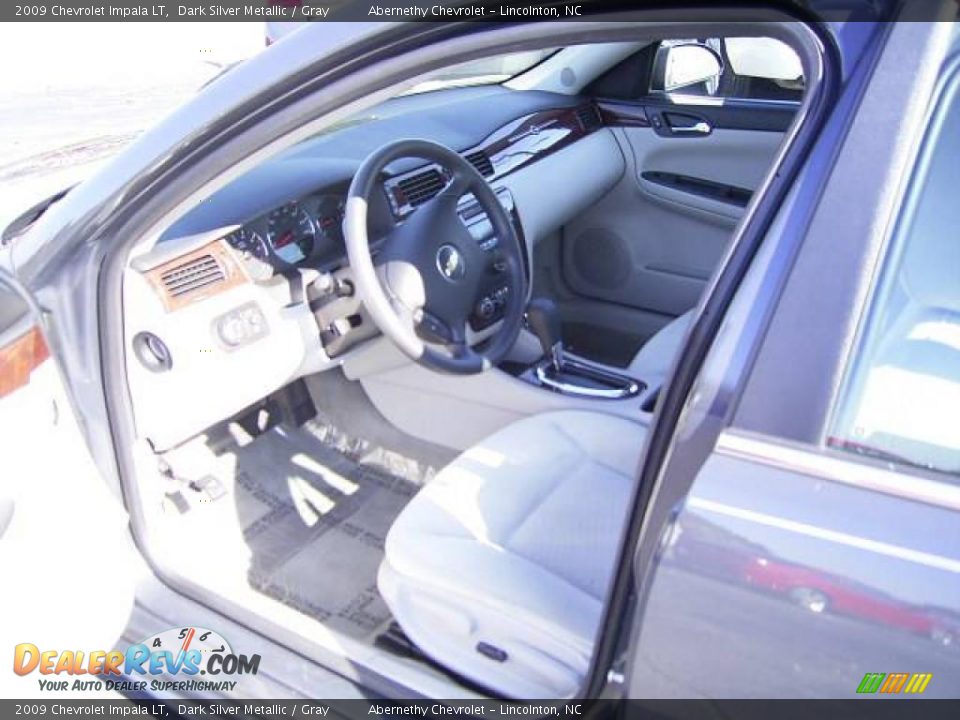 2009 Chevrolet Impala LT Dark Silver Metallic / Gray Photo #26