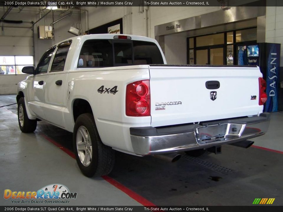 2006 Dodge Dakota SLT Quad Cab 4x4 Bright White / Medium Slate Gray Photo #4