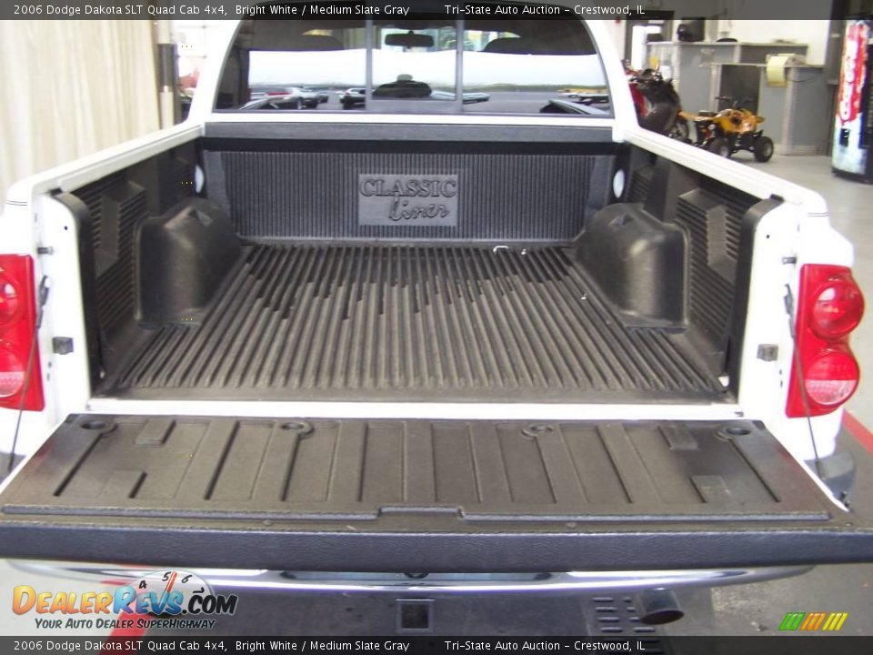 2006 Dodge Dakota SLT Quad Cab 4x4 Bright White / Medium Slate Gray Photo #5