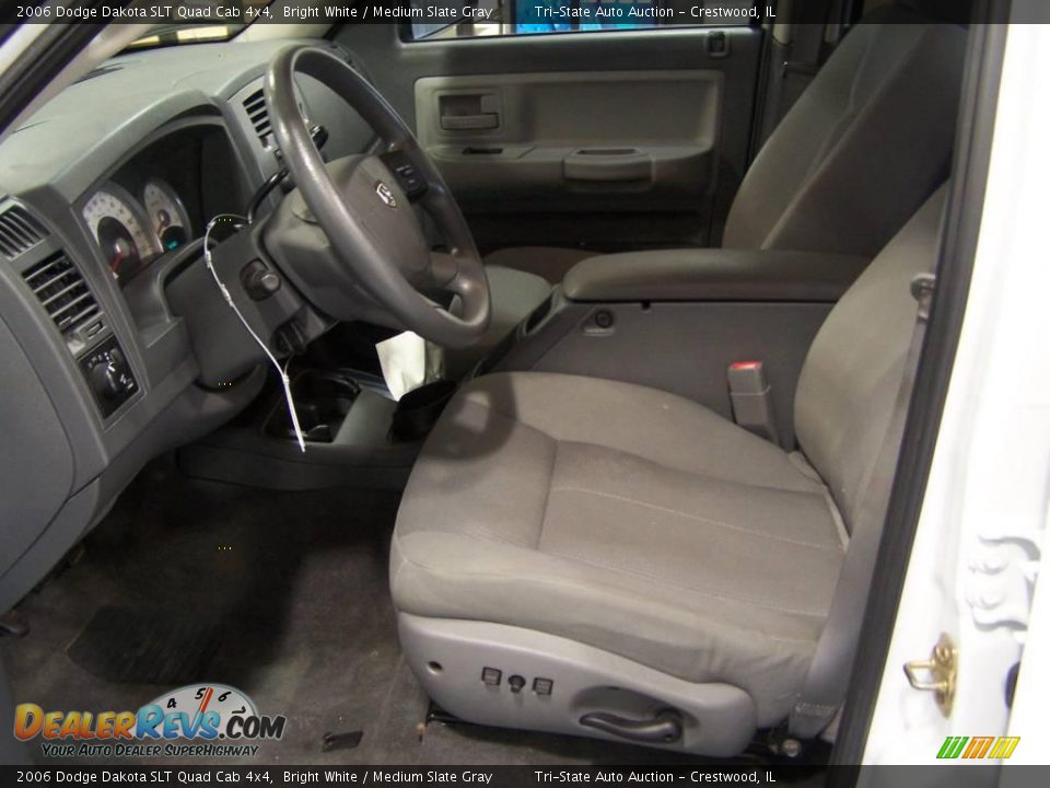 2006 Dodge Dakota SLT Quad Cab 4x4 Bright White / Medium Slate Gray Photo #11