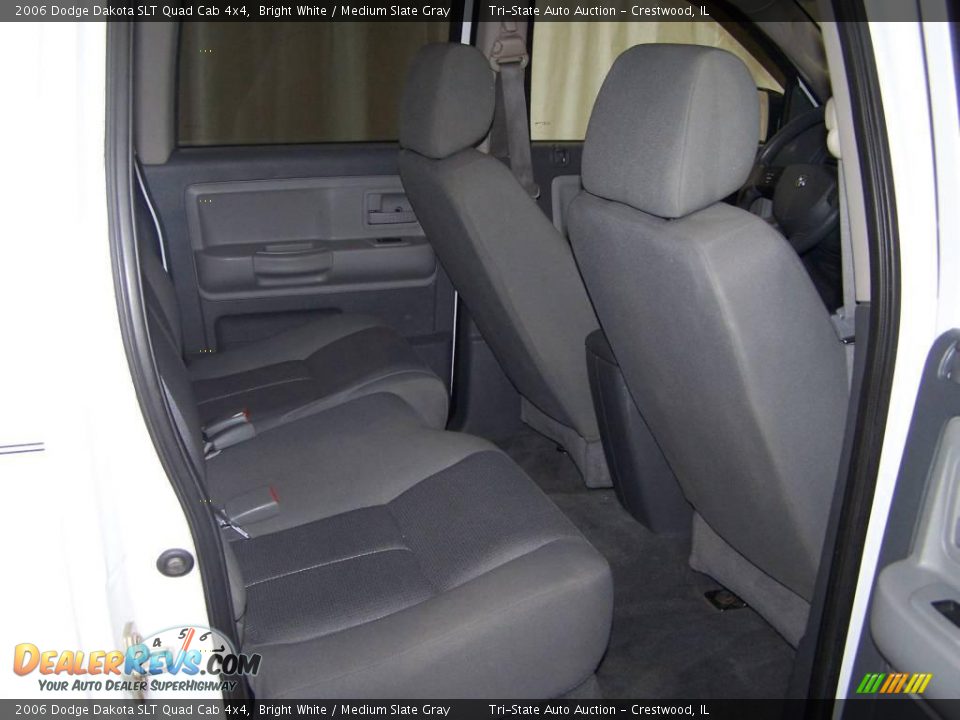 2006 Dodge Dakota SLT Quad Cab 4x4 Bright White / Medium Slate Gray Photo #14