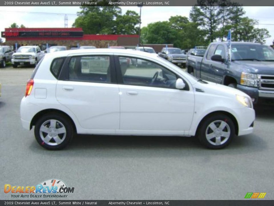 2009 Chevrolet Aveo Aveo5 LT Summit White / Neutral Photo #3