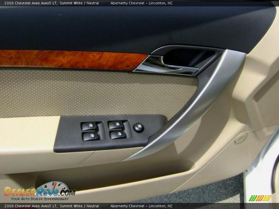 2009 Chevrolet Aveo Aveo5 LT Summit White / Neutral Photo #8
