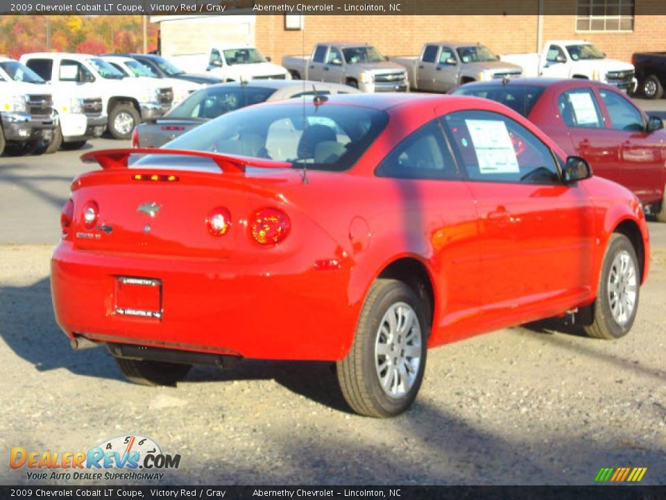 2009 Chevrolet Cobalt LT Coupe Victory Red / Gray Photo #2