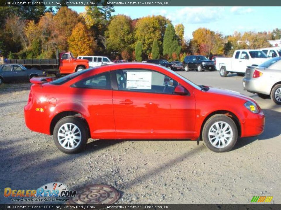 2009 Chevrolet Cobalt LT Coupe Victory Red / Gray Photo #3