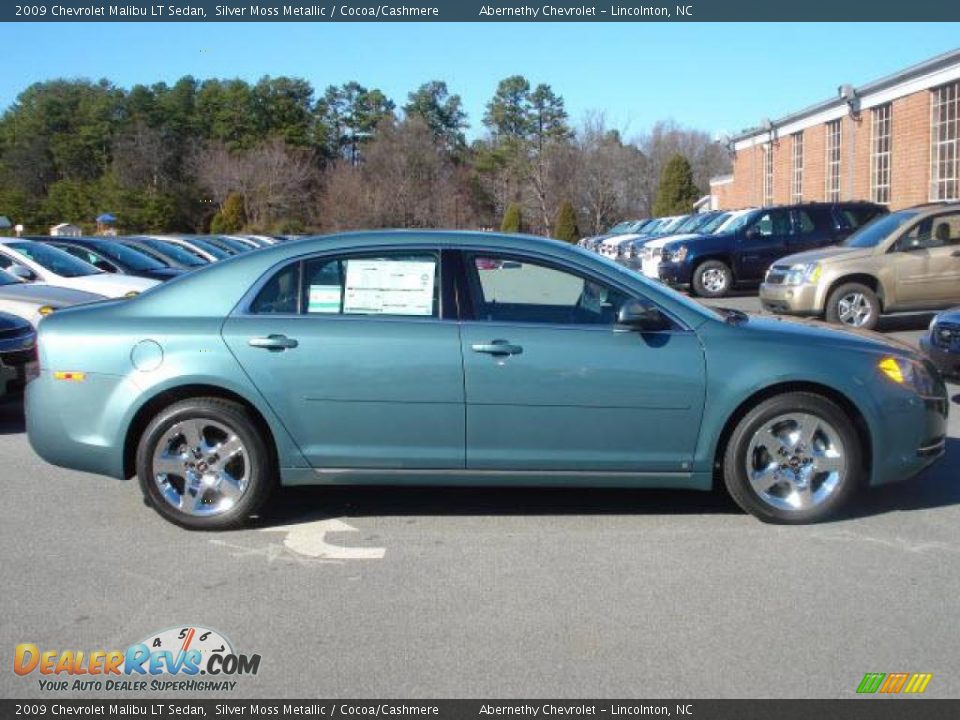 2009 Chevrolet Malibu LT Sedan Silver Moss Metallic / Cocoa/Cashmere Photo #3