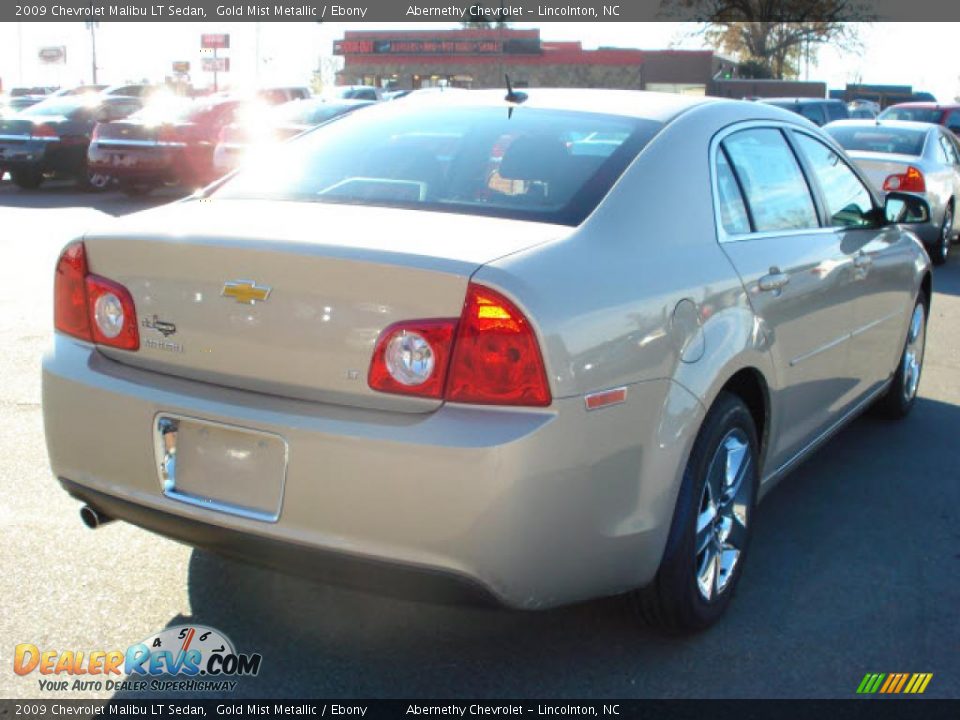 2009 Chevrolet Malibu LT Sedan Gold Mist Metallic / Ebony Photo #2