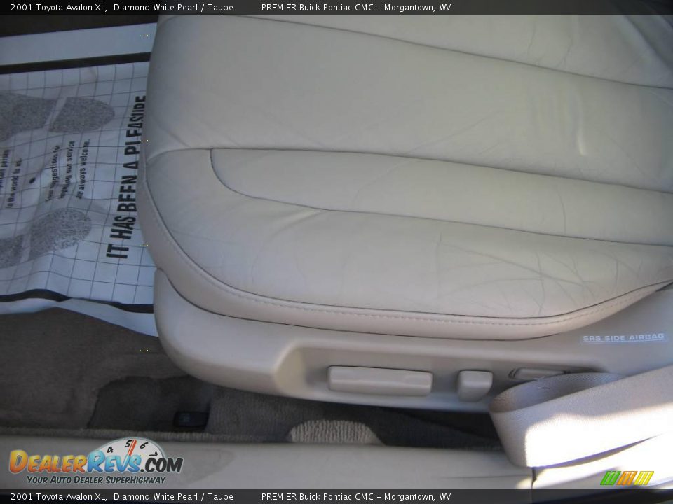 2001 Toyota Avalon XL Diamond White Pearl / Taupe Photo #16