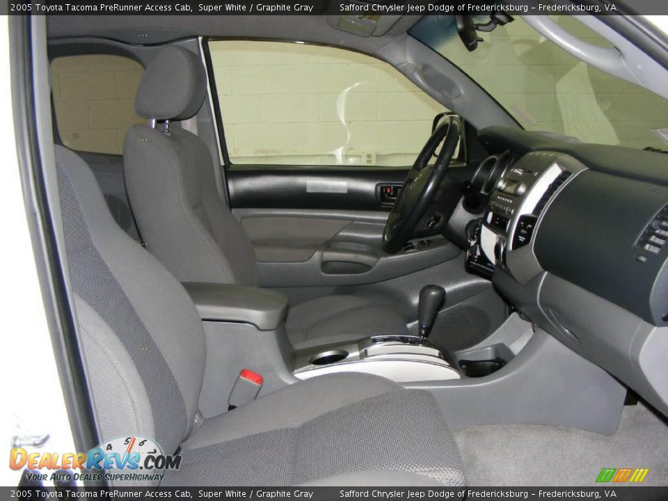 2005 Toyota Tacoma PreRunner Access Cab Super White / Graphite Gray Photo #16